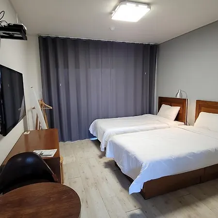Villa Oceantree House à Seogwipo Extérieur photo