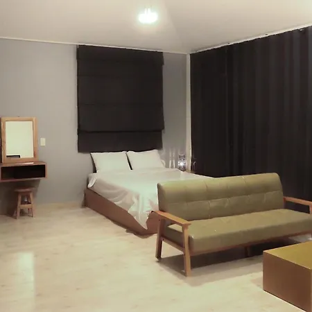 Villa Oceantree House à Seogwipo Extérieur photo
