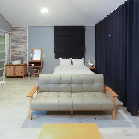 Villa Oceantree House à Seogwipo Extérieur photo
